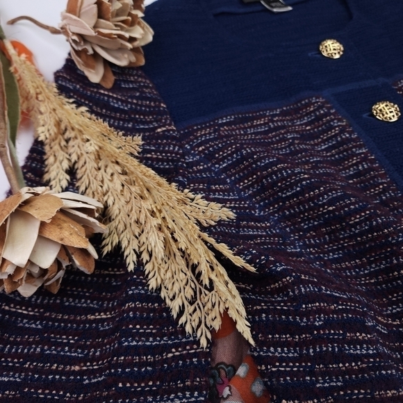 St. John Women's Gold Buttoned Blue Red Tweed Cardigan Blazer Sz 8 - Picture 6 of 12